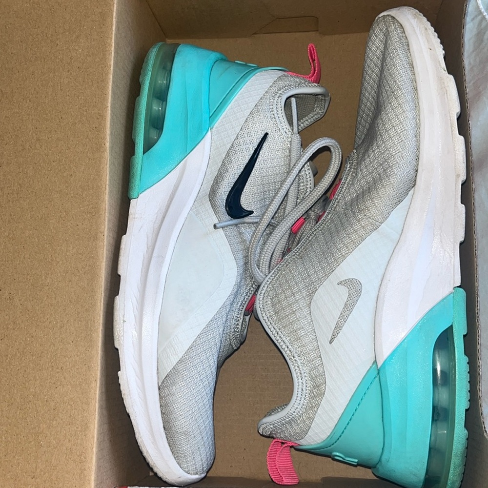 NIKE woman’s sneakers